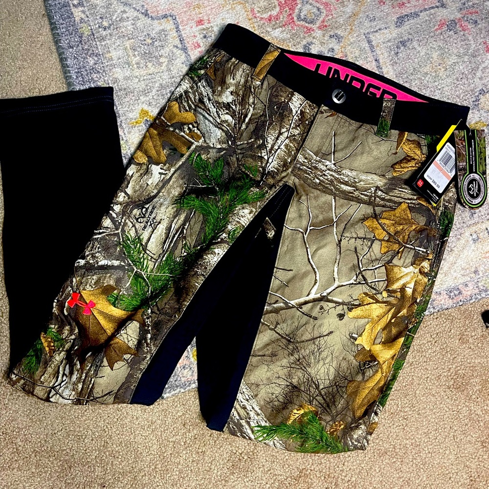 Under Armour Real Tree Storm1 Series Womens Size 2 Hunting Water Resistance NEW